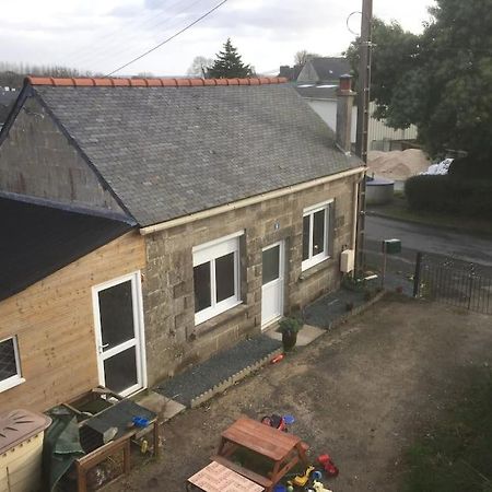 Detached Cottage On The Edge Of Town Plumeliau-Bieuzy Exterior photo